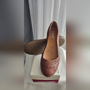 Naturalizer Brown Perforated Leather Flats
